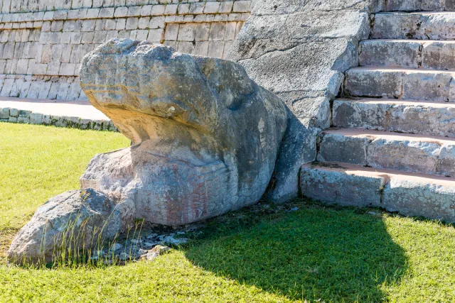 Quetzalcoatl oder Kukulkan, "Die gefiederte Schlange"