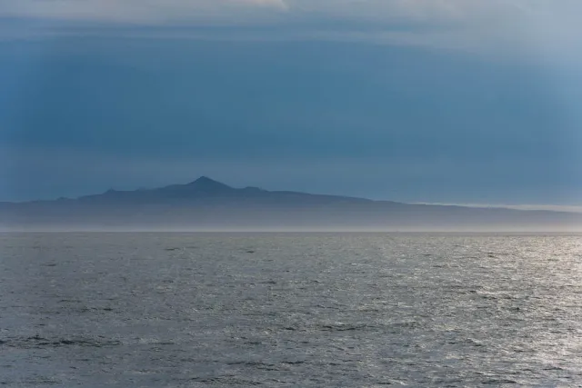 Kunashiri, the black island in the fog