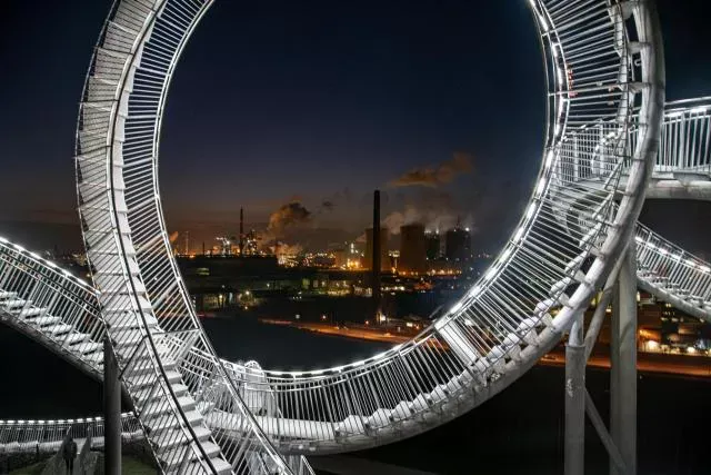 Tiger und Turtle mit Blick auf Kraftwerk und Hüttenwerk 