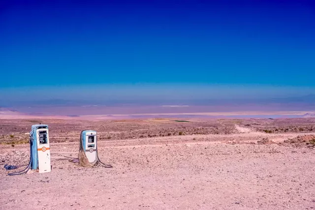 NFT 019: Eine verlassene Tankstation in der Atacama-Wüste