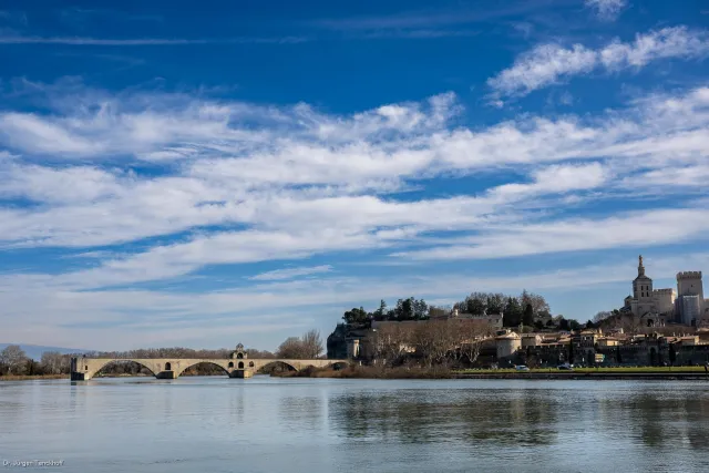 Avignon, Stadt mit ehemaligem Papstpalast und Pont Saint-Bénézet