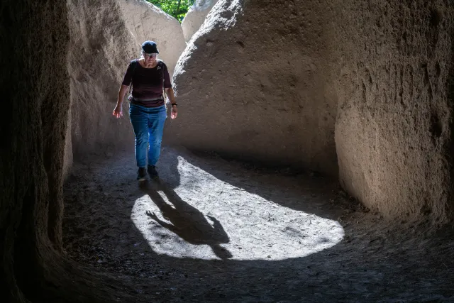 Karin with shade in the Trass caves in Brohltal