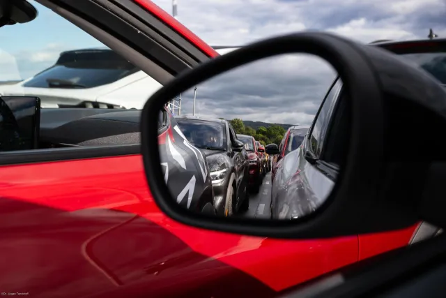 The Mustangs in the mirror