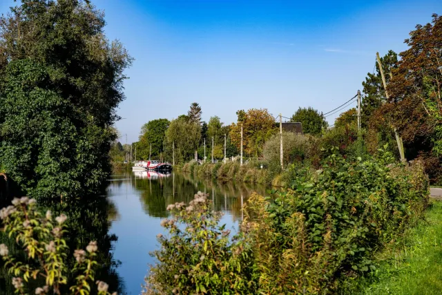 Cycling along the Somme near Amiens